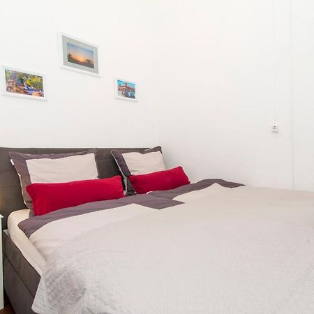 Charming Town House Just 500M From The Marina And Its Well Known Typical Market オリョン エクステリア 写真