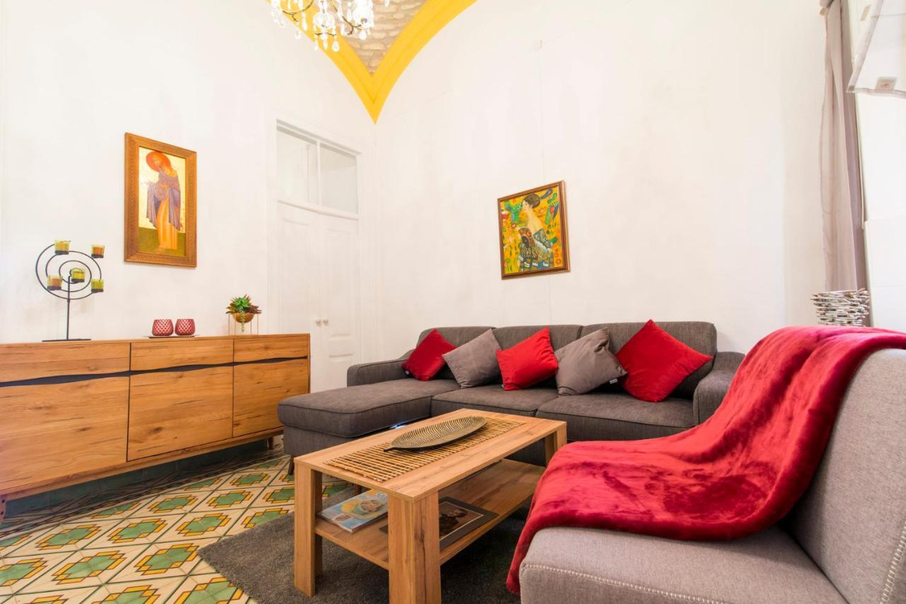 Charming Town House Just 500M From The Marina And Its Well Known Typical Market オリョン エクステリア 写真