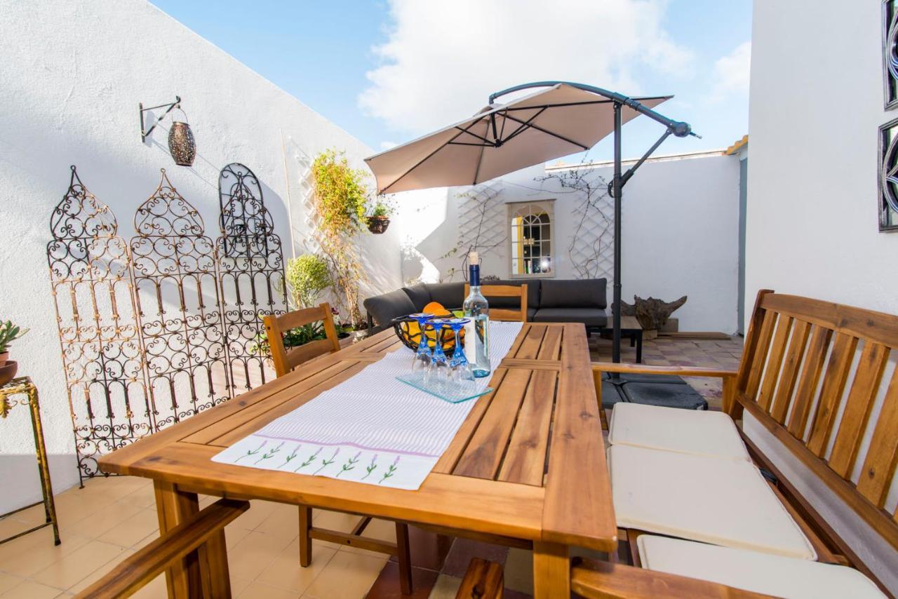 Charming Town House Just 500M From The Marina And Its Well Known Typical Market オリョン エクステリア 写真
