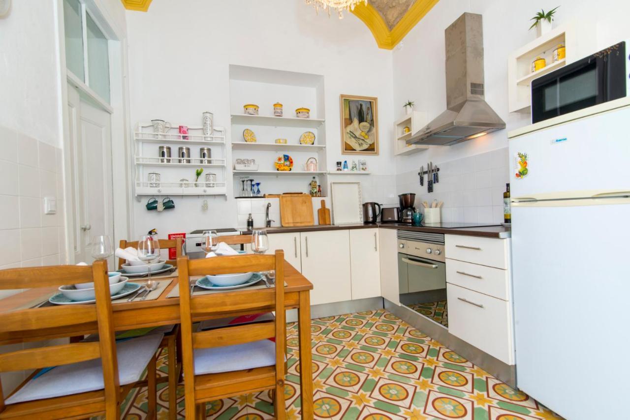 Charming Town House Just 500M From The Marina And Its Well Known Typical Market オリョン エクステリア 写真